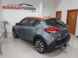 NISSAN - KICKS - 2016/2017 - Cinza - R$ 82.900,00