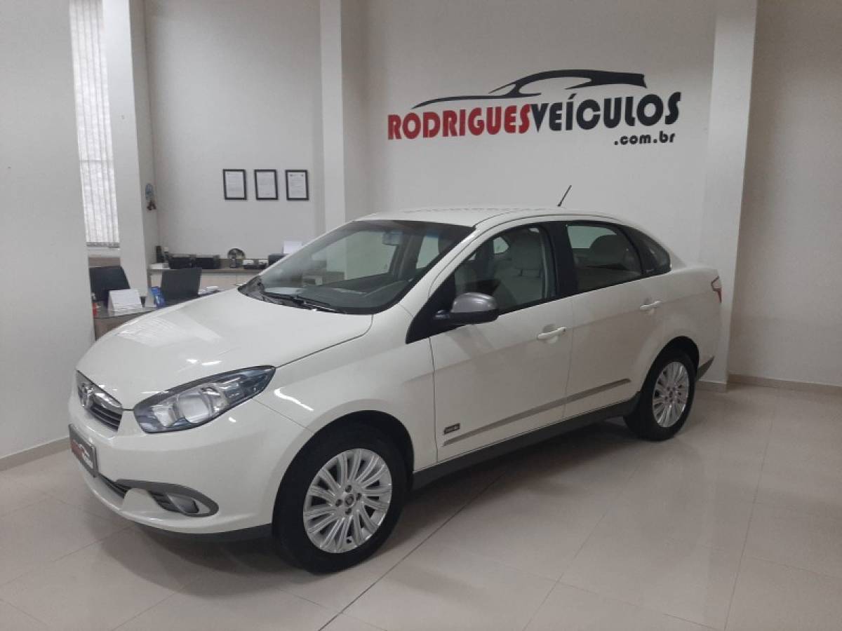 FIAT - GRAND SIENA - 2015/2015 - Branca - R$ 47.900,00