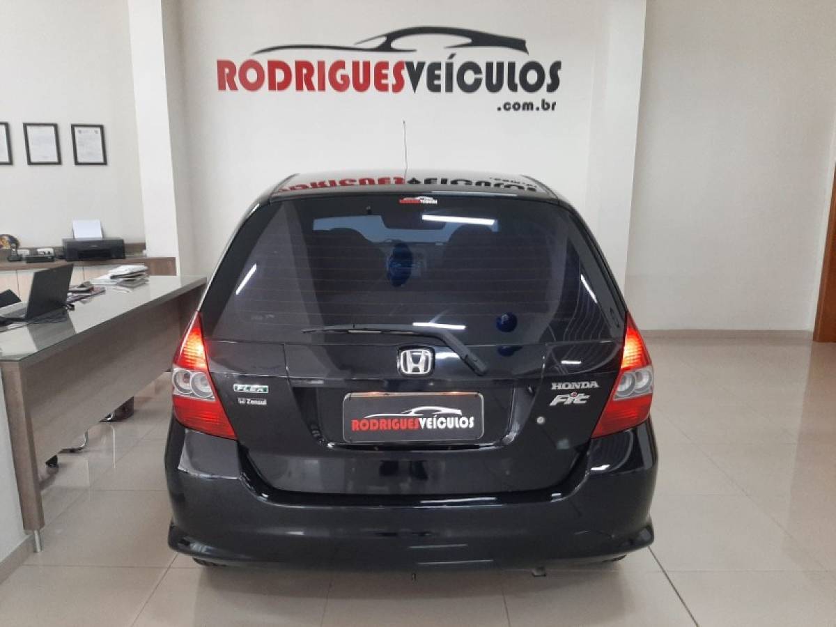 HONDA - FIT - 2007/2008 - Preta - R$ 32.900,00