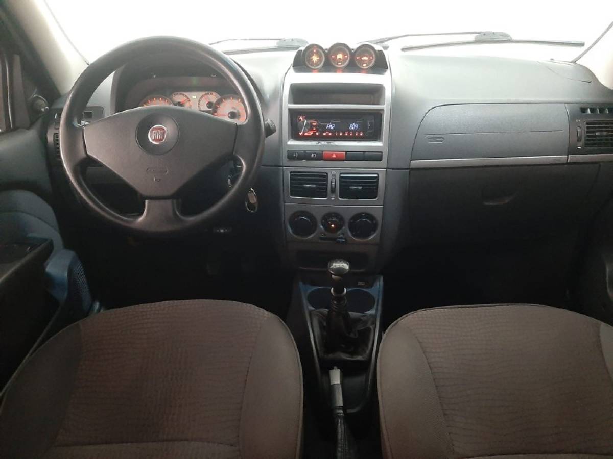 FIAT - STRADA - 2011/2012 - Preta - R$ 53.800,00