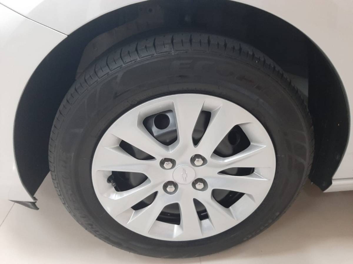 CHEVROLET - ONIX - 2020/2020 - Prata - R$ 59.900,00