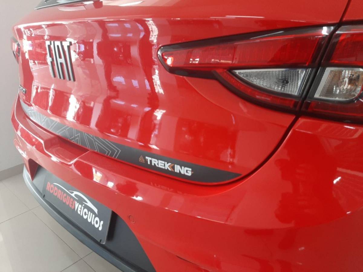 FIAT - ARGO - 2021/2022 - Vermelha - R$ 76.900,00