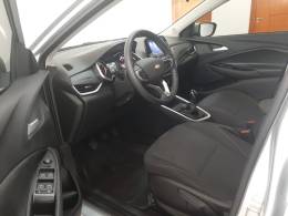 CHEVROLET - ONIX - 2023/2023 - Prata - R$ 82.900,00