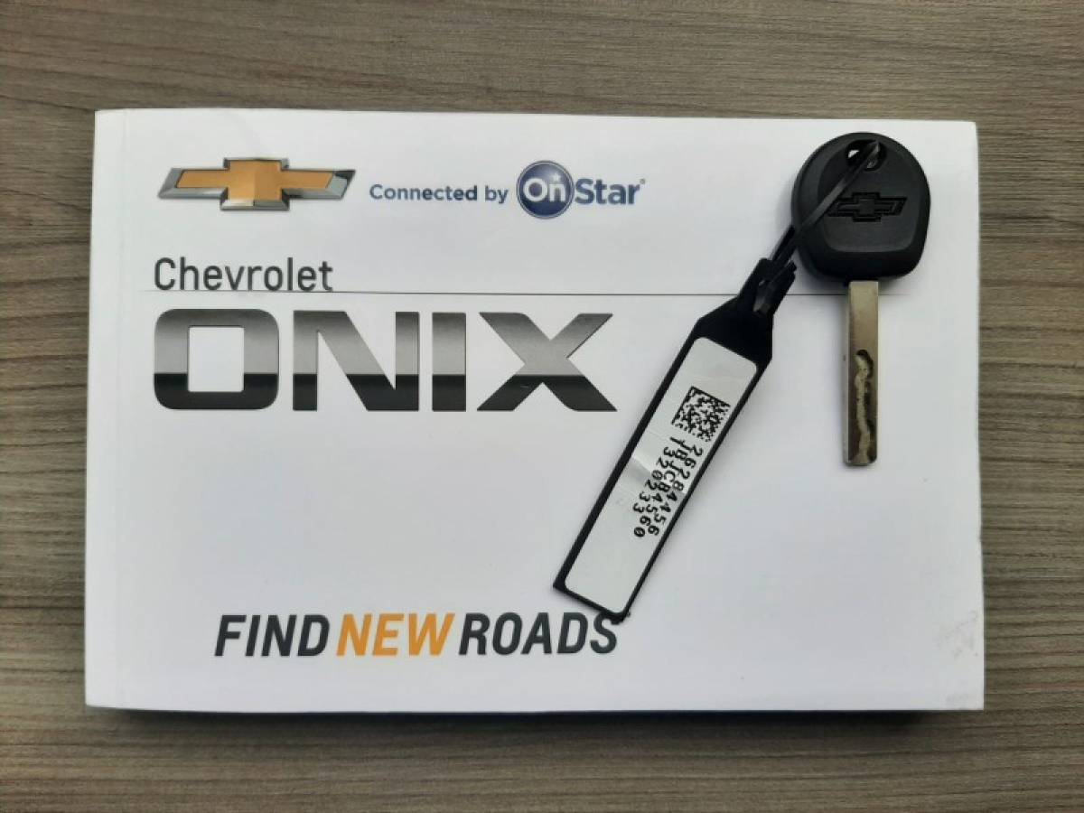 CHEVROLET - ONIX - 2020/2020 - Prata - R$ 59.900,00