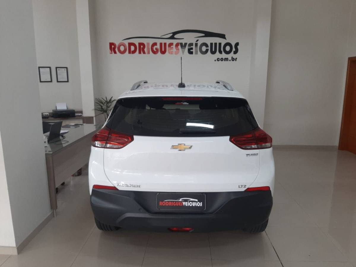 CHEVROLET - TRACKER - 2020/2021 - Branca - R$ 103.900,00