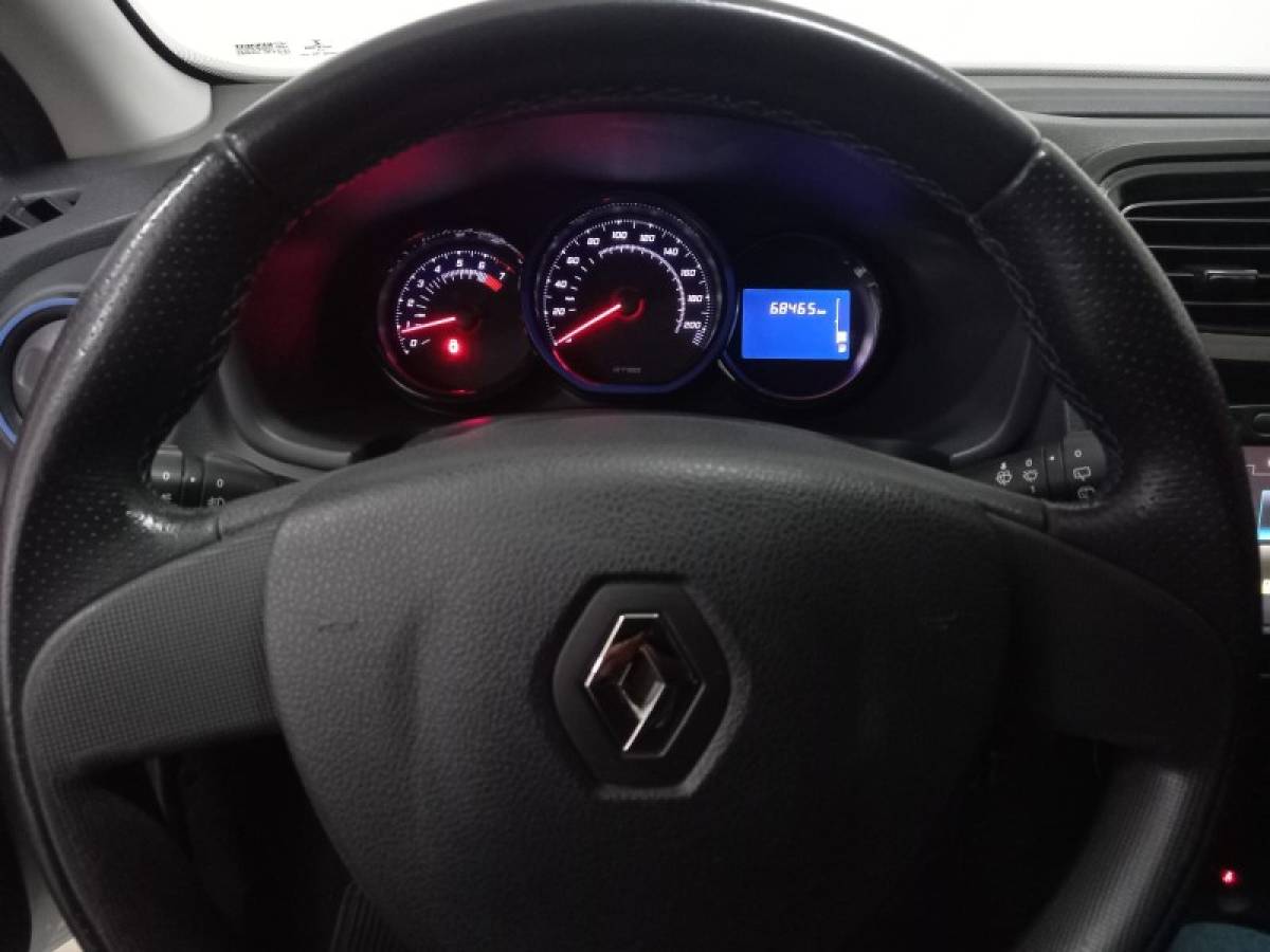 RENAULT - SANDERO - 2017/2018 - Branca - R$ 54.900,00