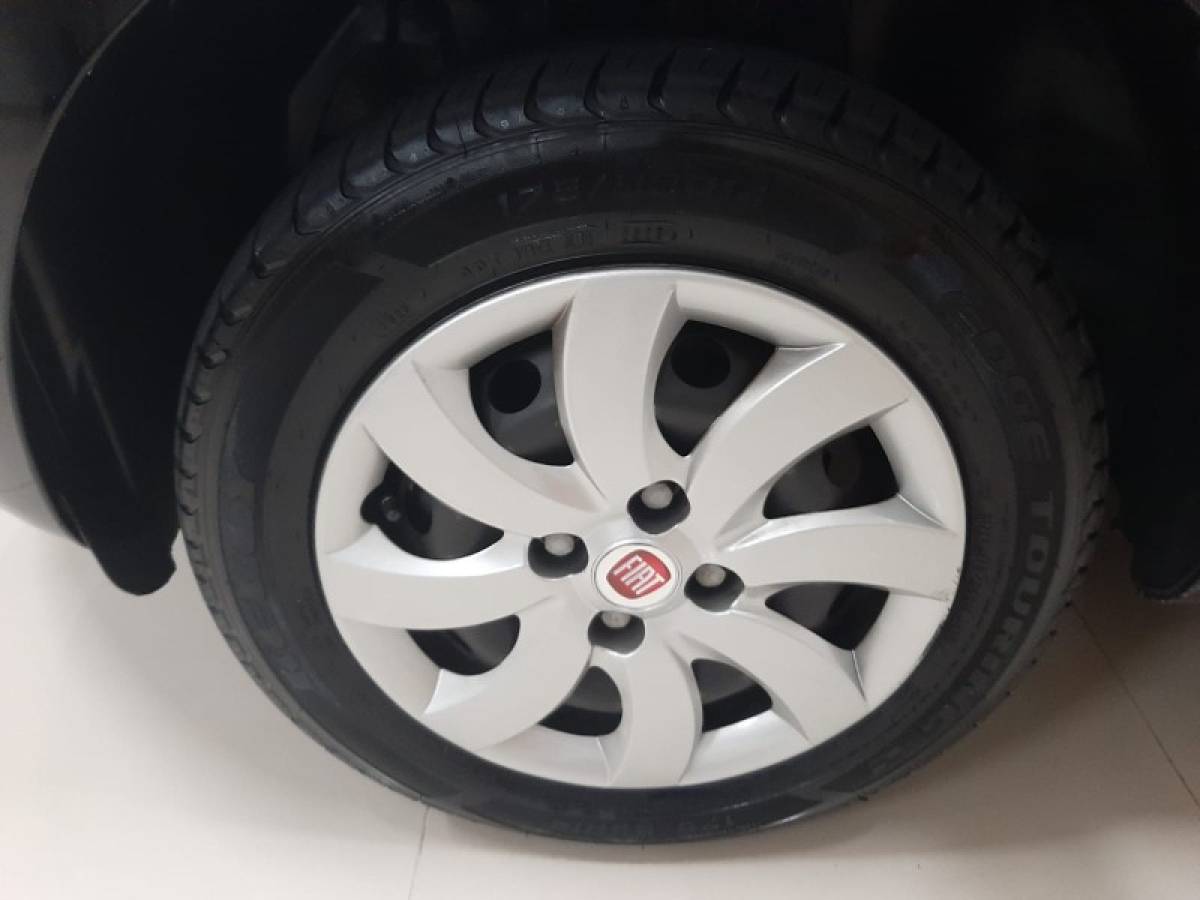 FIAT - PALIO - 2012/2013 - Preta - R$ 36.900,00