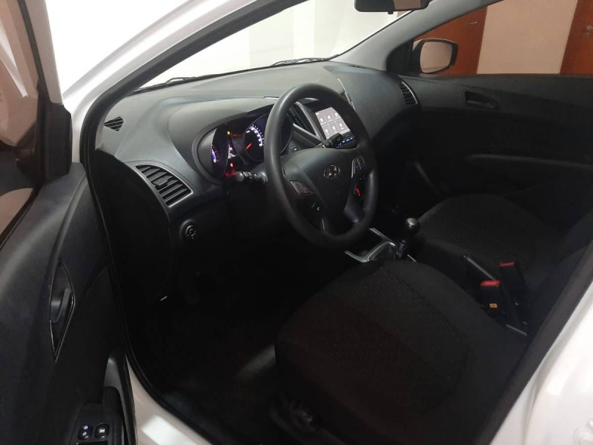 HYUNDAI - HB20 - 2018/2019 - Branca - R$ 55.900,00