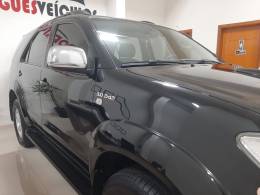 TOYOTA - HILUX SW4 - 2010/2011 - Preta - R$ 119.900,00