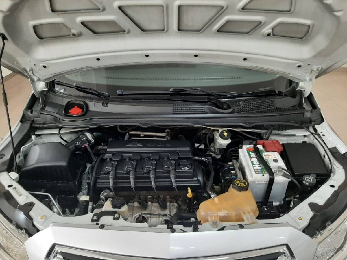 CHEVROLET - PRISMA - 2015/2015 - Prata - R$ 47.900,00