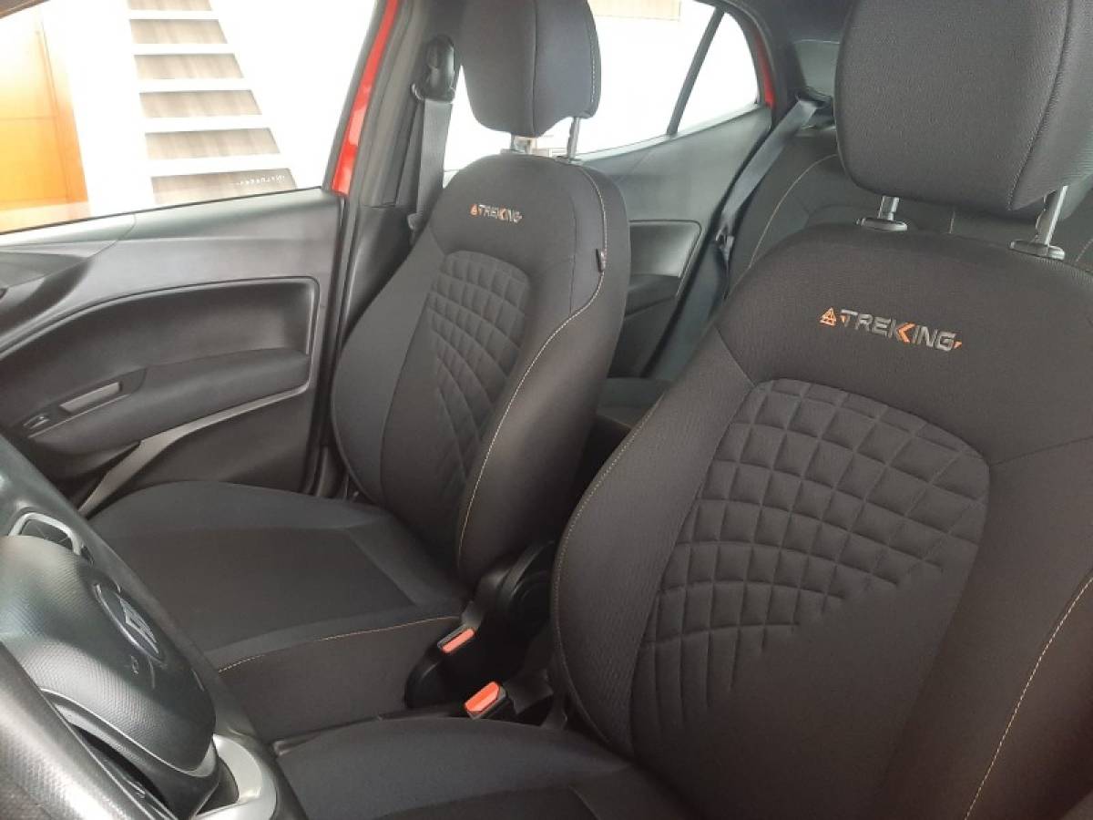 FIAT - ARGO - 2021/2022 - Vermelha - R$ 76.900,00
