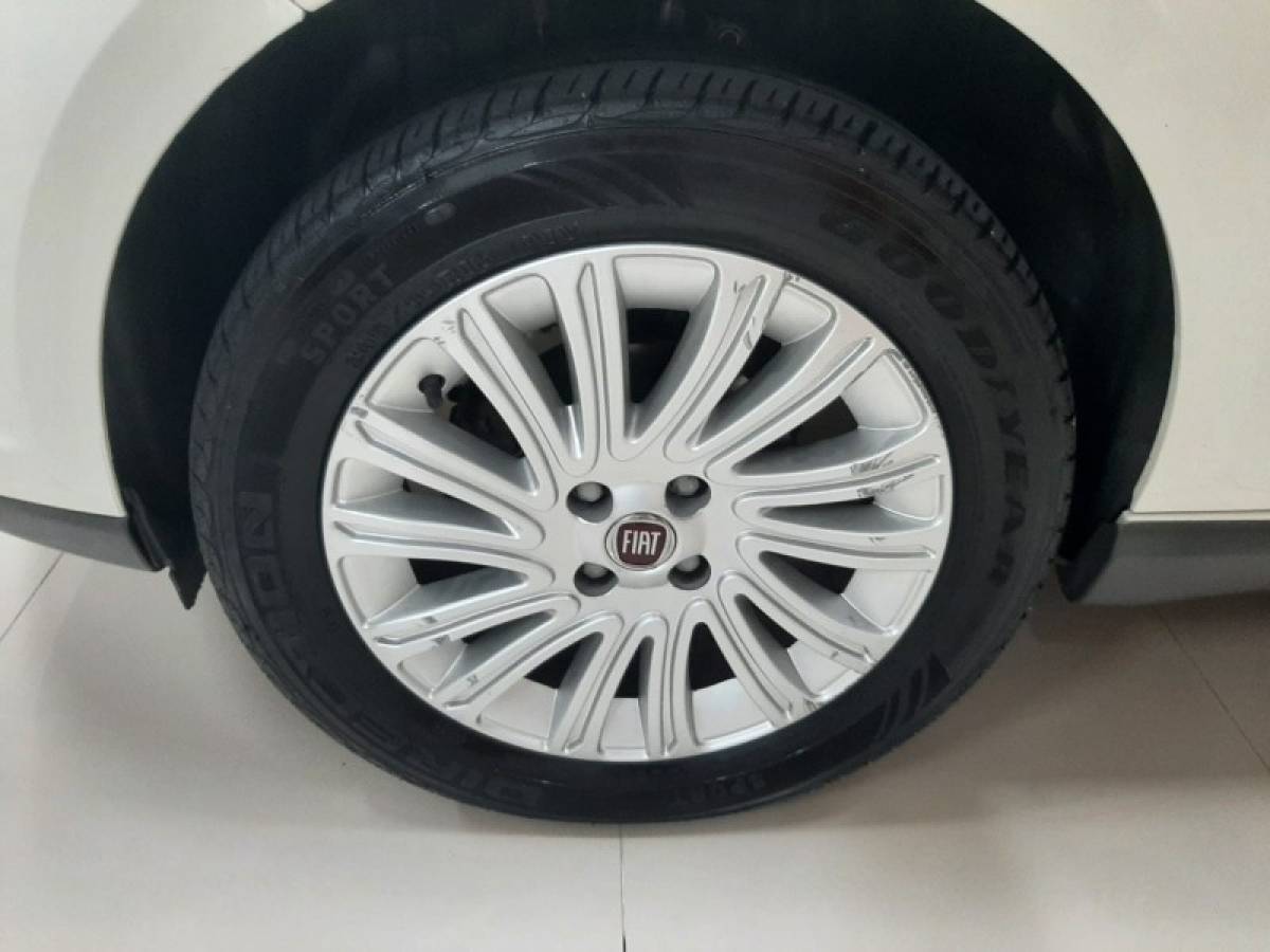 FIAT - GRAND SIENA - 2015/2015 - Branca - R$ 47.900,00