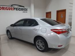 TOYOTA - COROLLA - 2016/2017 - Prata - R$ 92.900,00