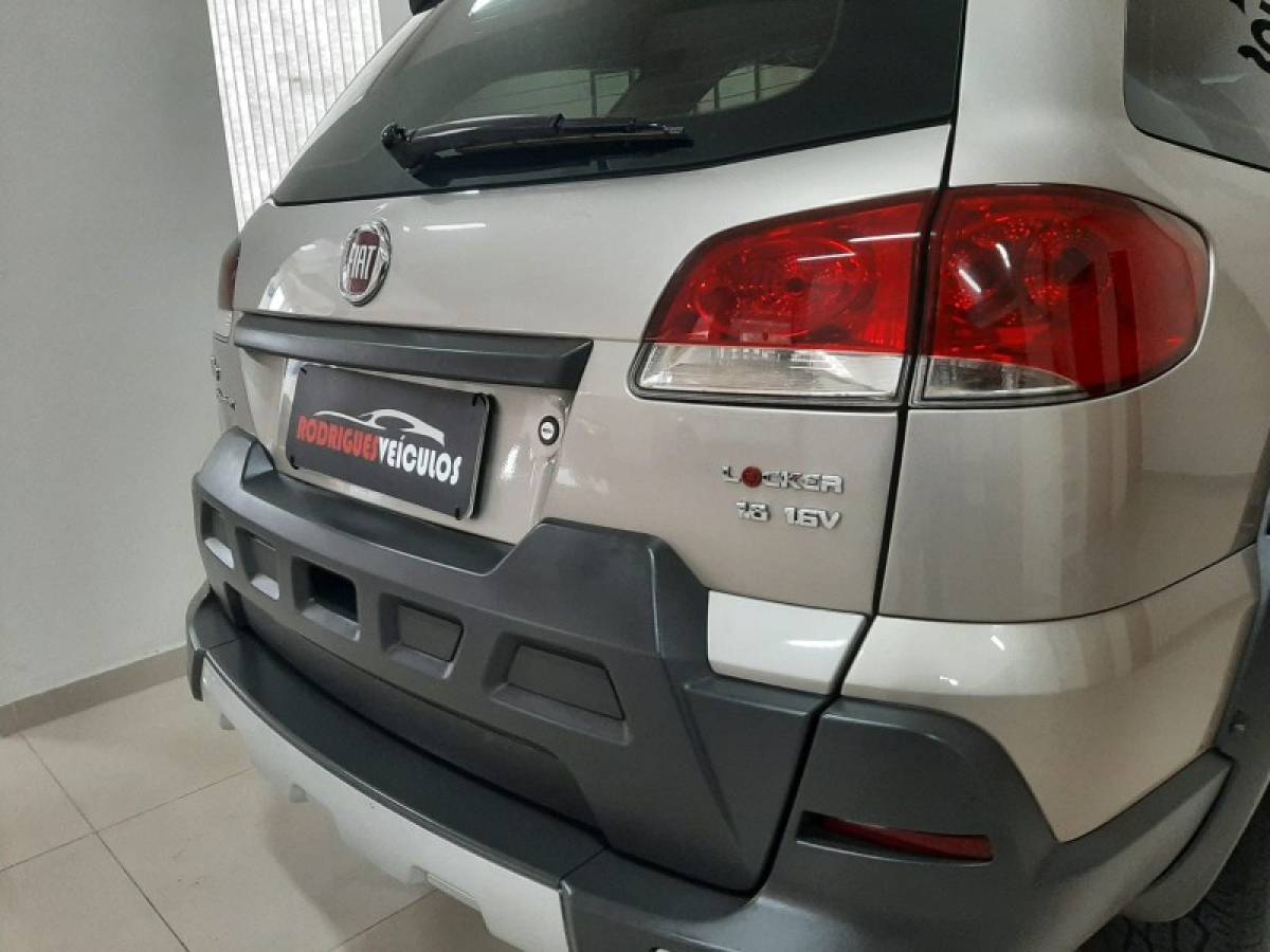 FIAT - PALIO - 2010/2011 - Bege - R$ 39.900,00