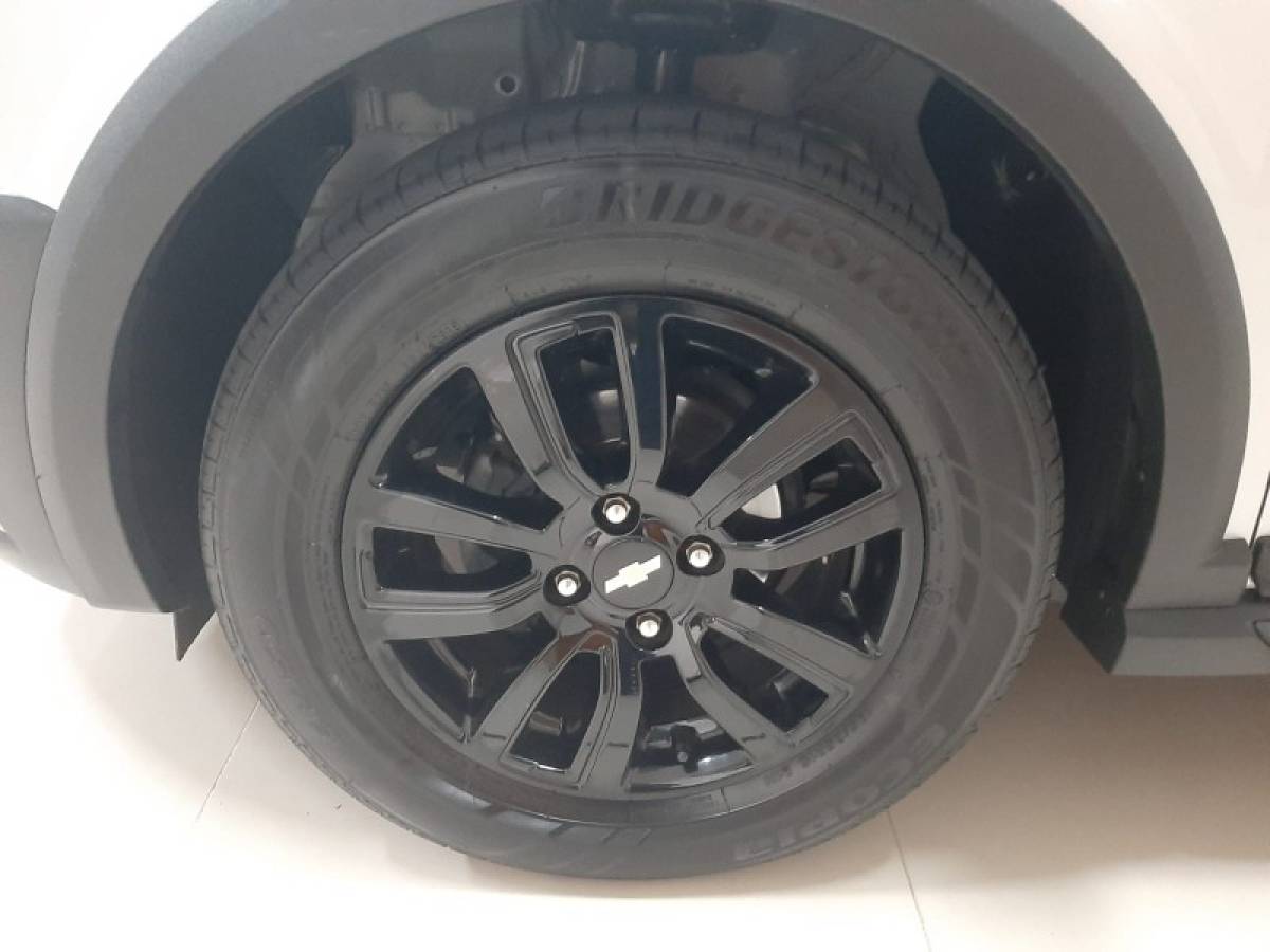 CHEVROLET - ONIX - 2019/2019 - Prata - R$ 68.900,00