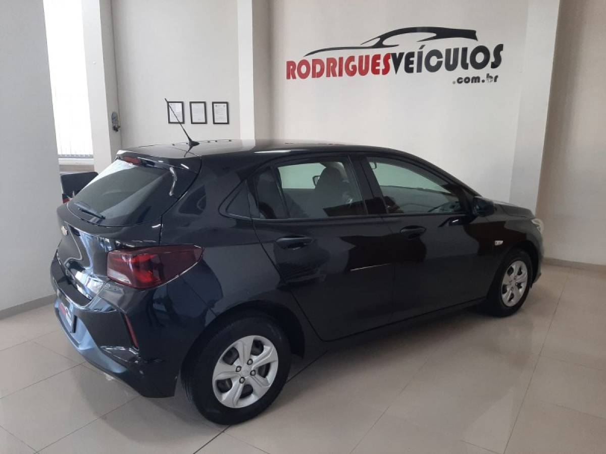 CHEVROLET - ONIX - 2021/2022 - Preta - R$ 65.900,00