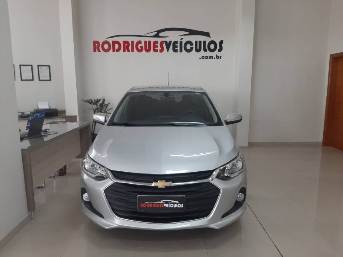 CHEVROLET - ONIX - 2023/2023 - Prata - R$ 82.900,00