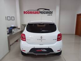 RENAULT - SANDERO - 2017/2018 - Branca - R$ 54.900,00