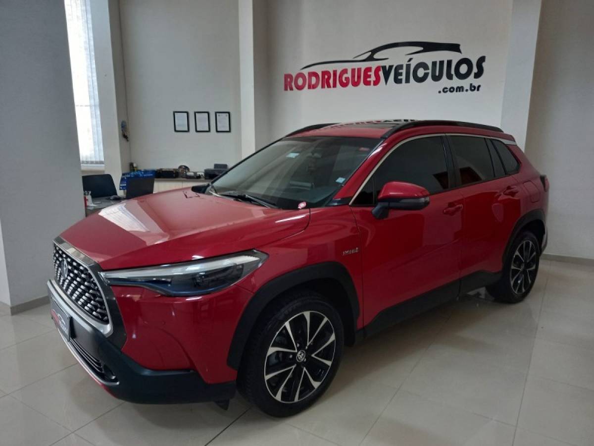 TOYOTA - COROLLA - 2023/2024 - Vermelha - R$ 169.900,00