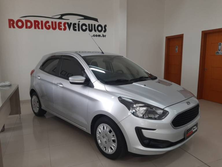 FORD - KA - 2018/2019 - Prata - R$ 49.900,00