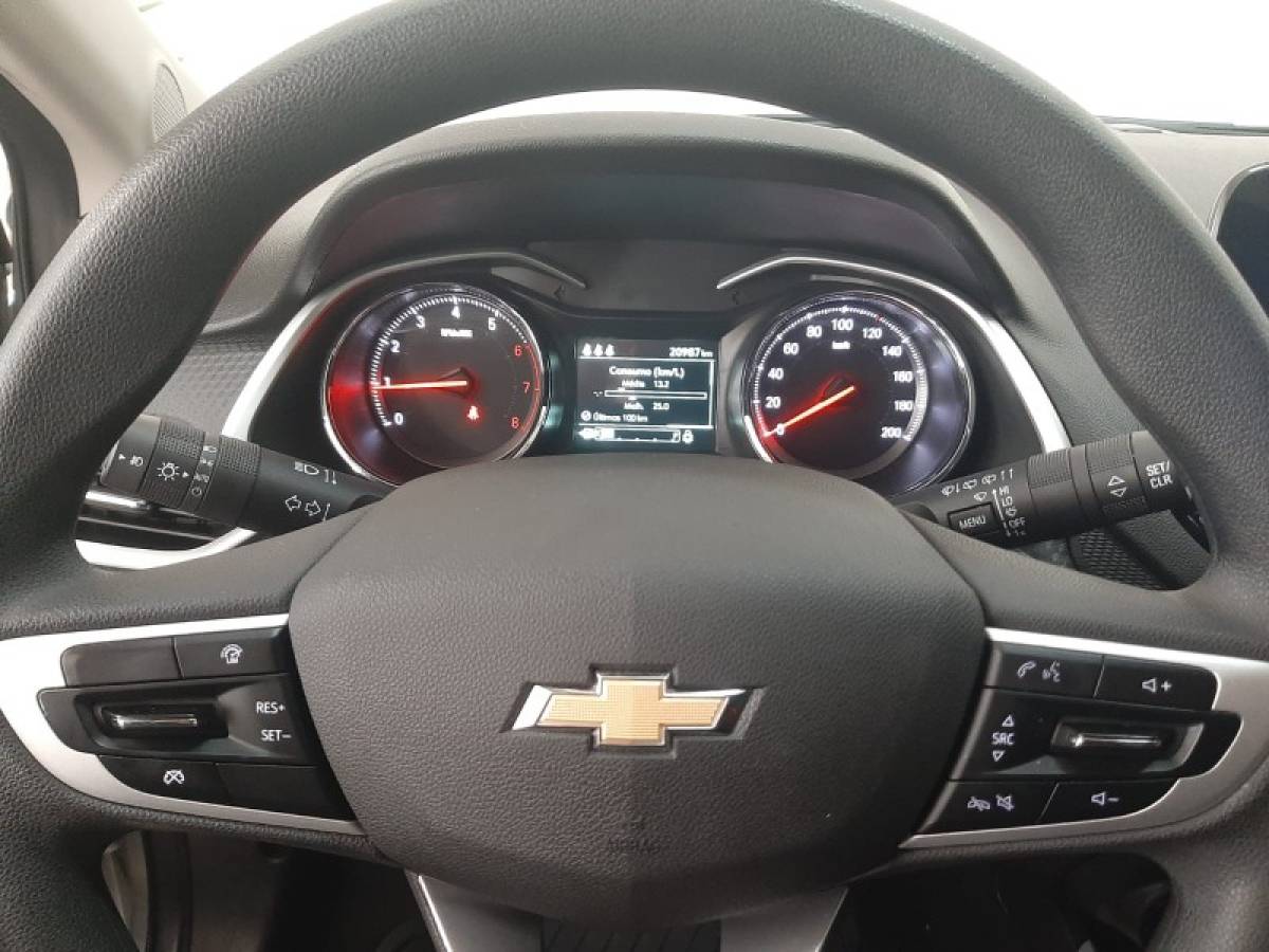 CHEVROLET - ONIX - 2023/2023 - Prata - R$ 82.900,00