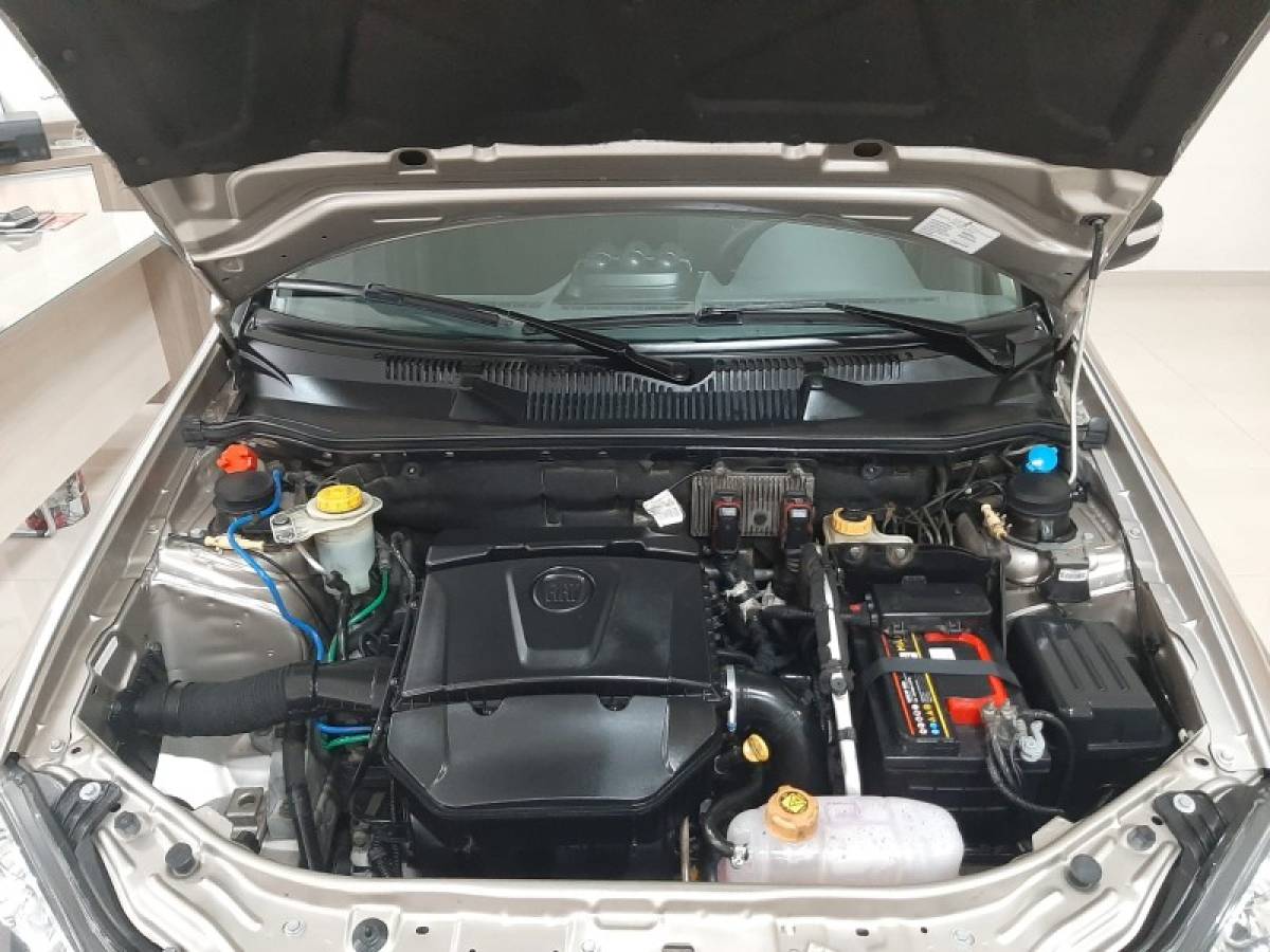 FIAT - PALIO - 2010/2011 - Bege - R$ 39.900,00