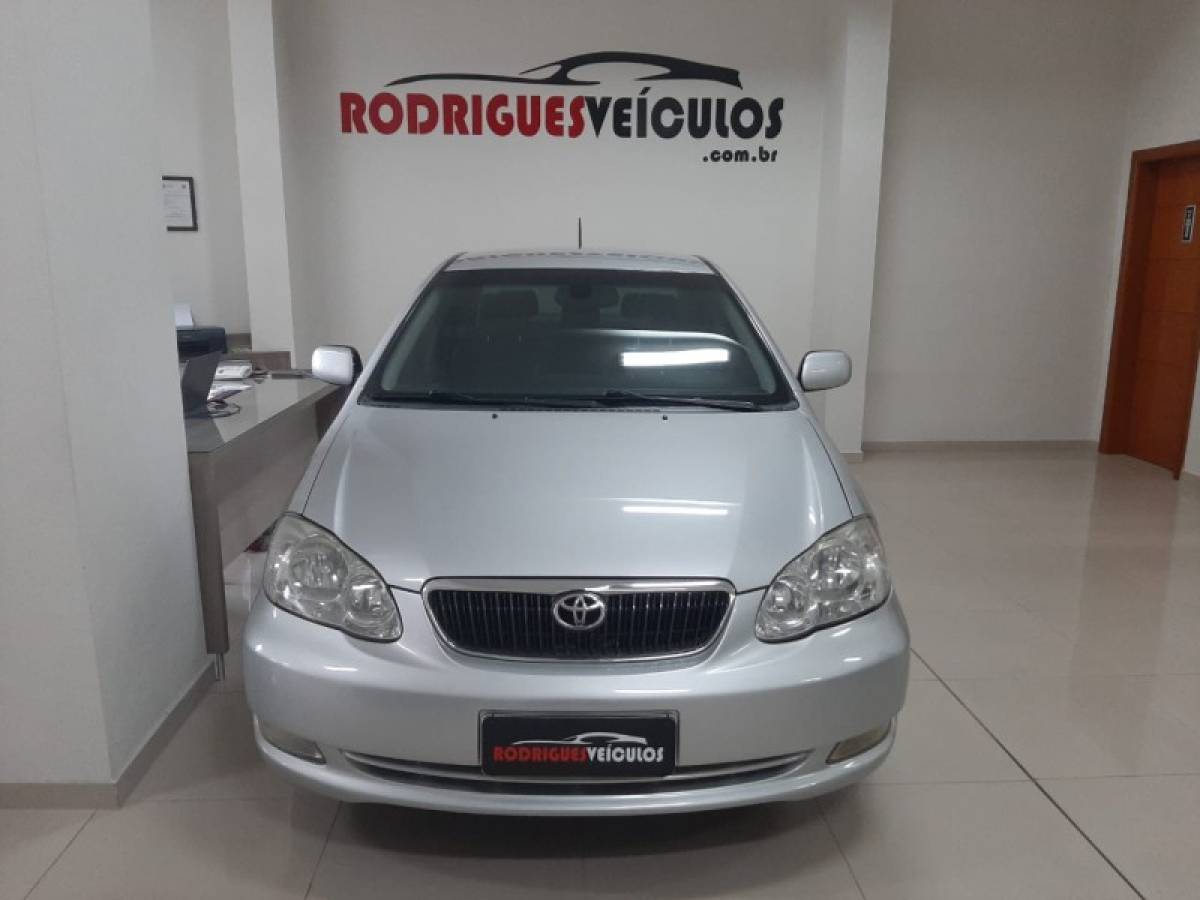 TOYOTA - COROLLA - 2007/2008 - Prata - R$ 47.900,00