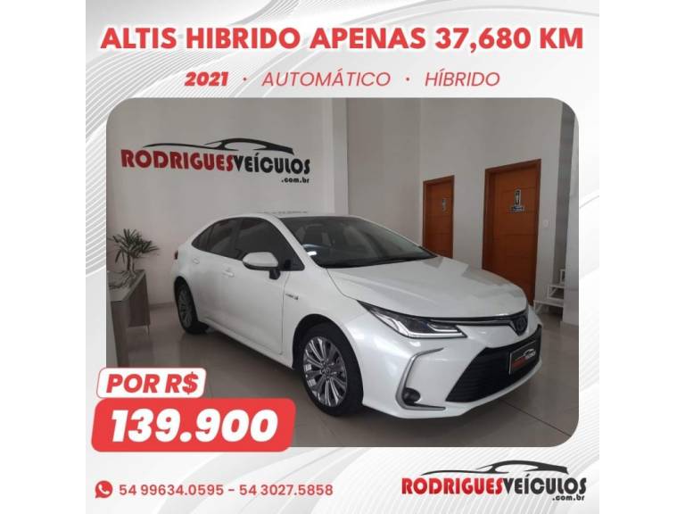 TOYOTA - COROLLA - 2020/2021 - Branca - R$ 139.900,00