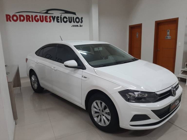 VOLKSWAGEN - VIRTUS - 2018/2019 - Branca - R$ 74.900,00