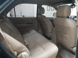 TOYOTA - HILUX SW4 - 2010/2011 - Preta - R$ 119.900,00