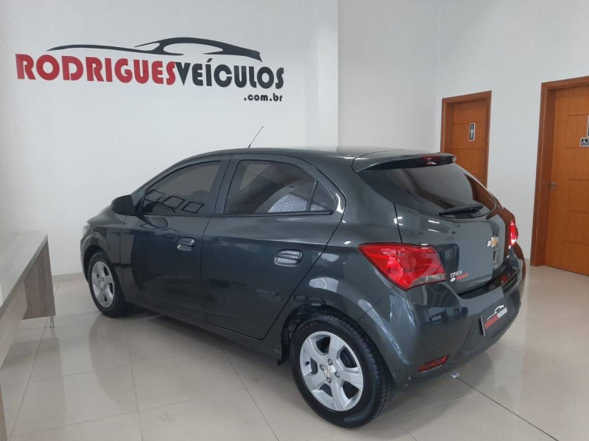 CHEVROLET - ONIX - 2018/2019 - Cinza - R$ 65.900,00