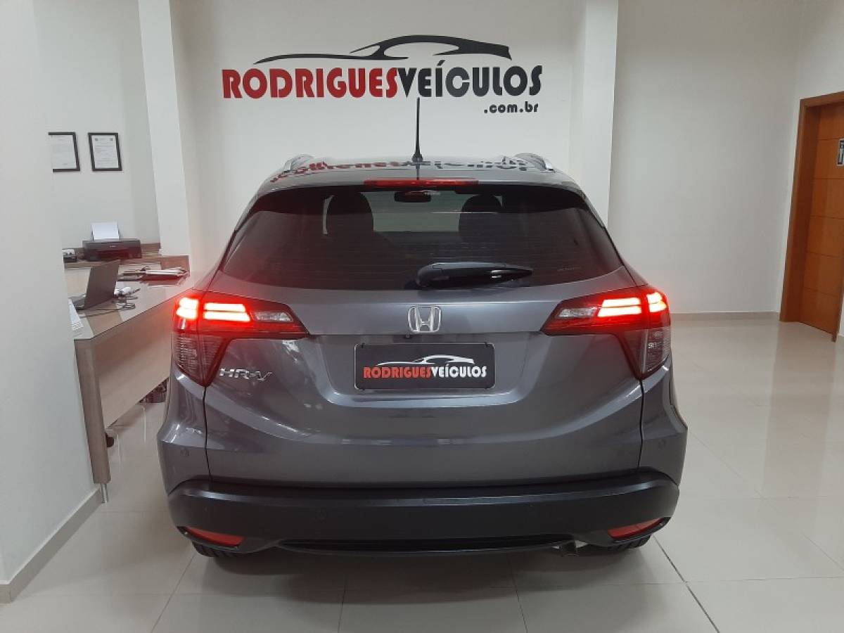 HONDA - HR-V - 2020/2021 - Cinza - R$ 115.900,00