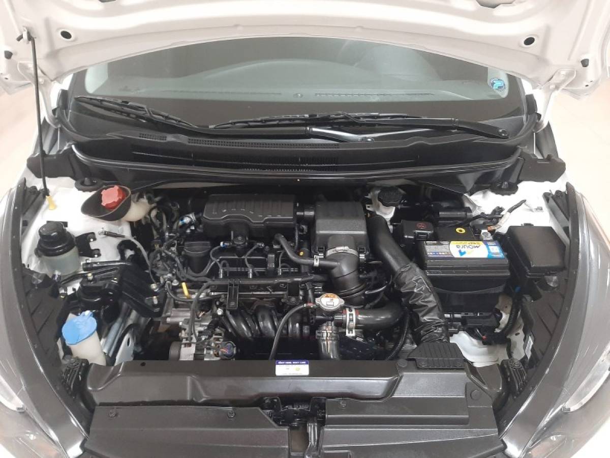 HYUNDAI - HB20 - 2018/2019 - Branca - R$ 55.900,00