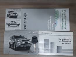 TOYOTA - HILUX SW4 - 2010/2011 - Preta - R$ 119.900,00