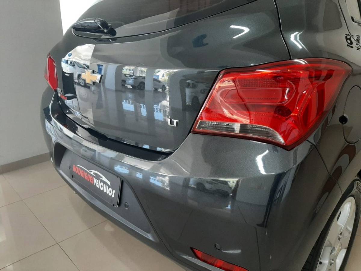 CHEVROLET - ONIX - 2018/2019 - Cinza - R$ 65.900,00
