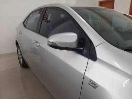 TOYOTA - COROLLA - 2014/2015 - Prata - R$ 87.900,00