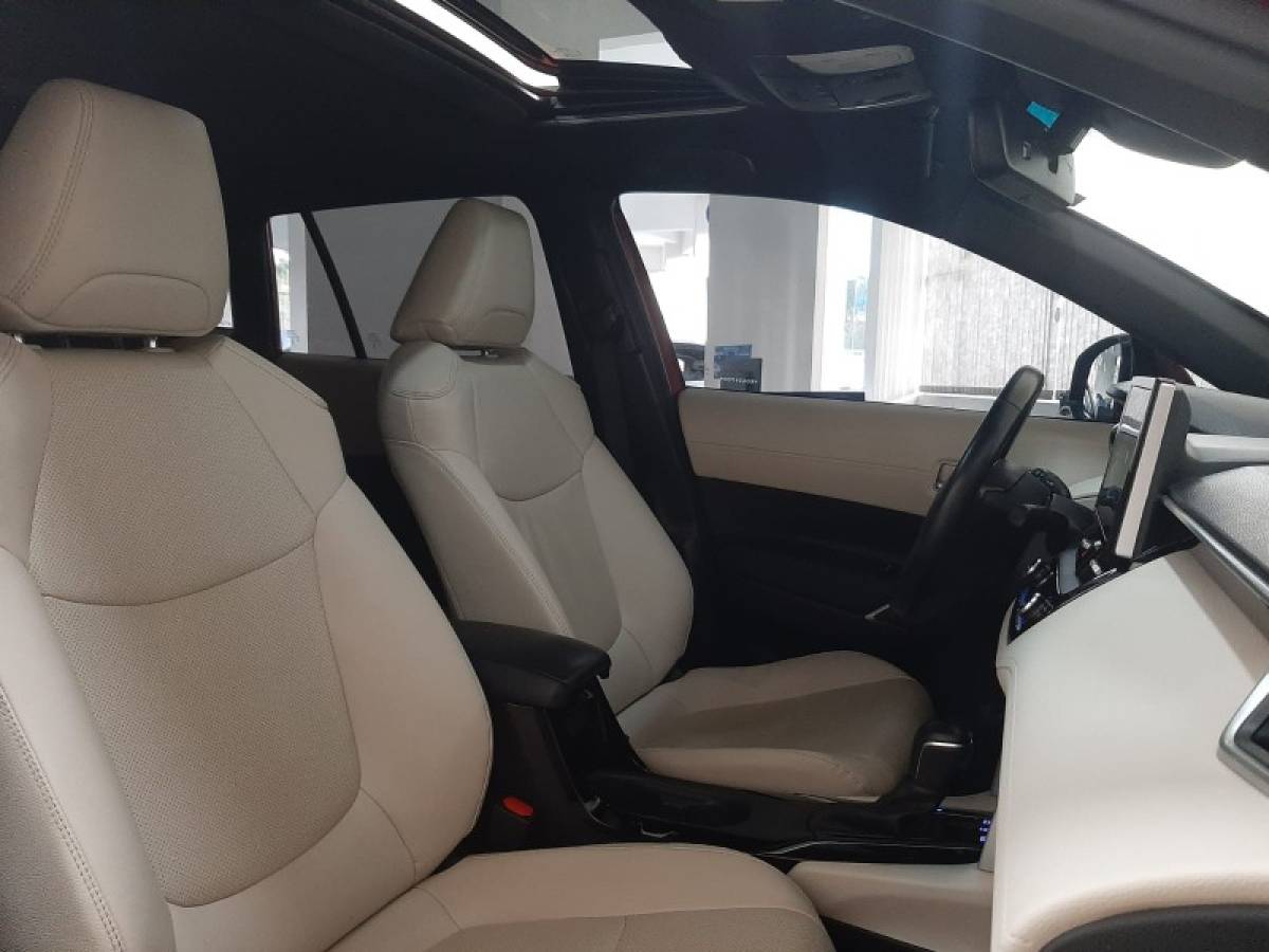 TOYOTA - COROLLA - 2023/2024 - Vermelha - R$ 169.900,00