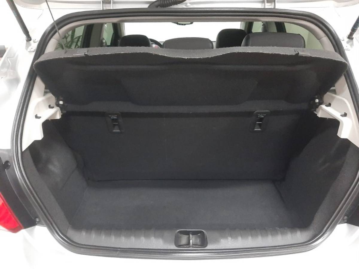 CHEVROLET - ONIX - 2019/2019 - Prata - R$ 68.900,00