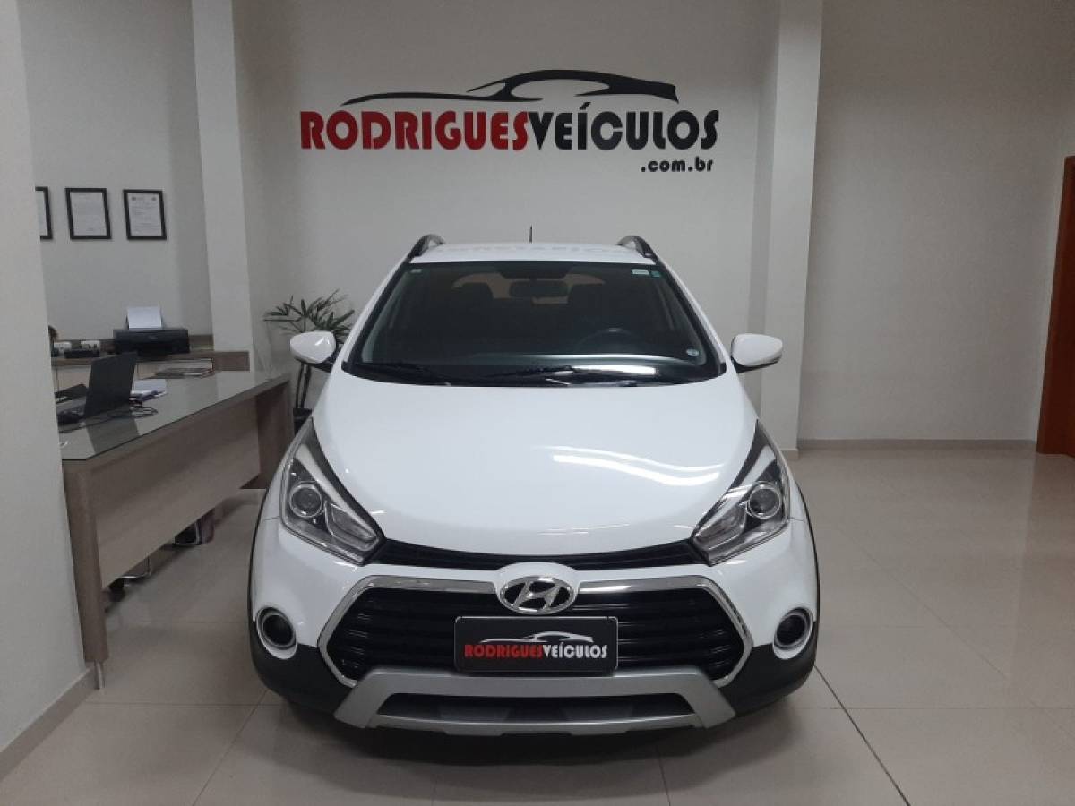 HYUNDAI - HB20X - 2016/2017 - Branca - R$ 69.900,00