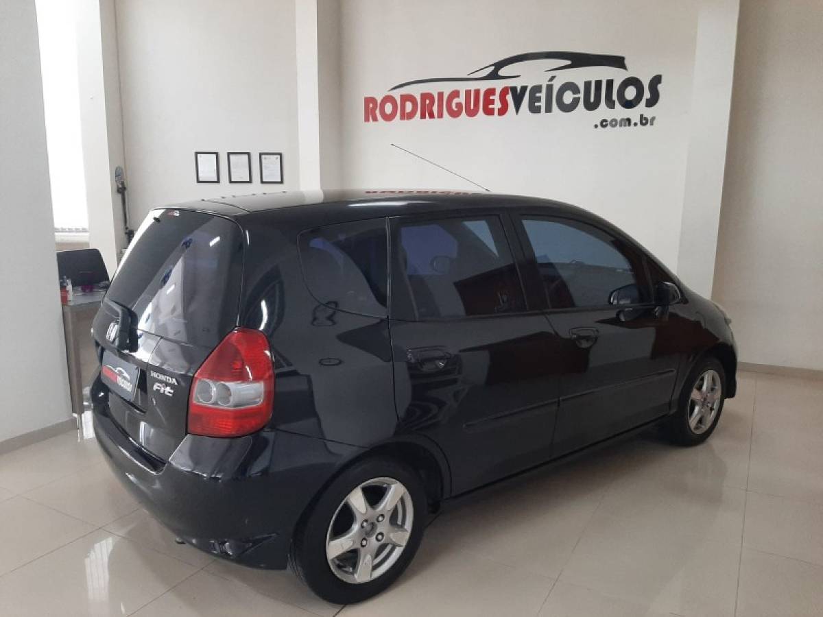 HONDA - FIT - 2007/2008 - Preta - R$ 32.900,00
