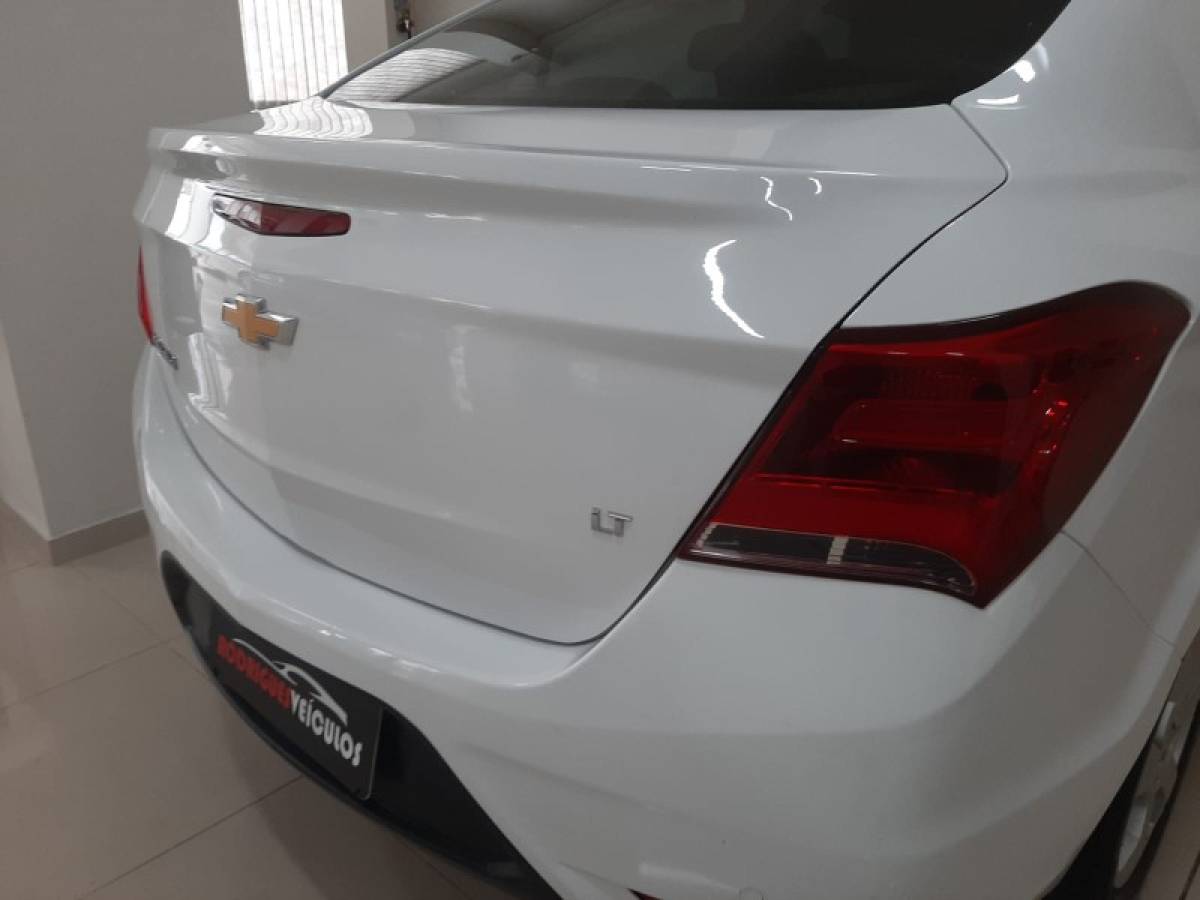 CHEVROLET - PRISMA - 2018/2019 - Branca - R$ 63.900,00