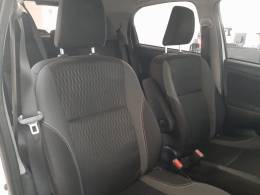 TOYOTA - ETIOS - 2016/2017 - Branca - R$ 59.900,00