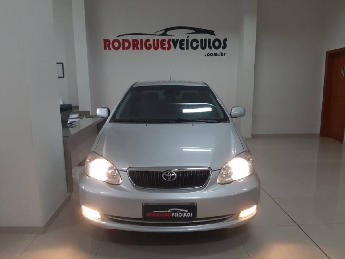TOYOTA - COROLLA - 2007/2008 - Prata - R$ 47.900,00