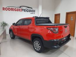 FIAT - STRADA - 2021/2022 - Vermelha - R$ 95.900,00