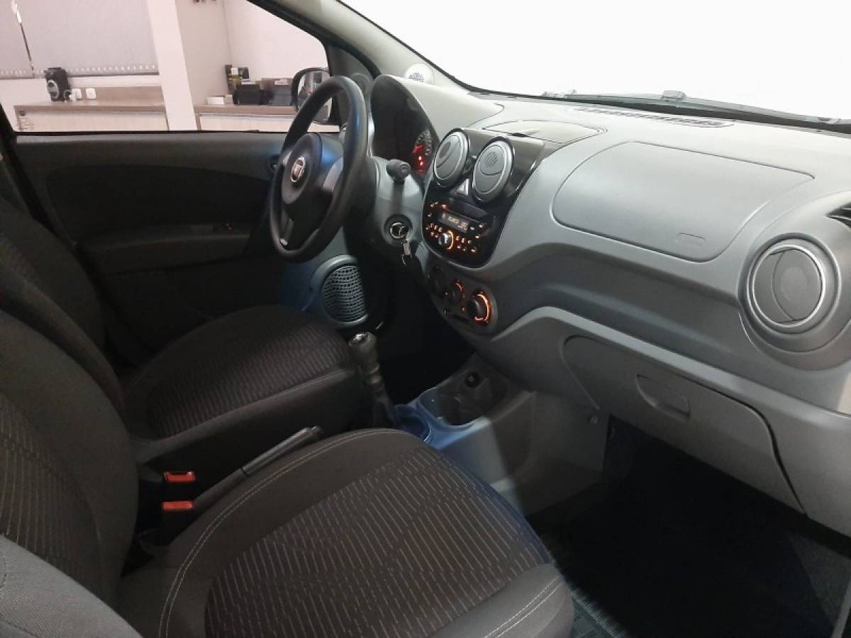FIAT - PALIO - 2012/2013 - Preta - R$ 36.900,00