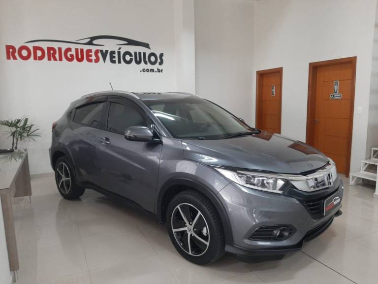 HONDA - HR-V - 2020/2020 - Cinza - R$ 109.900,00