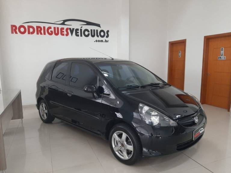 HONDA - FIT - 2007/2008 - Preta - R$ 32.900,00