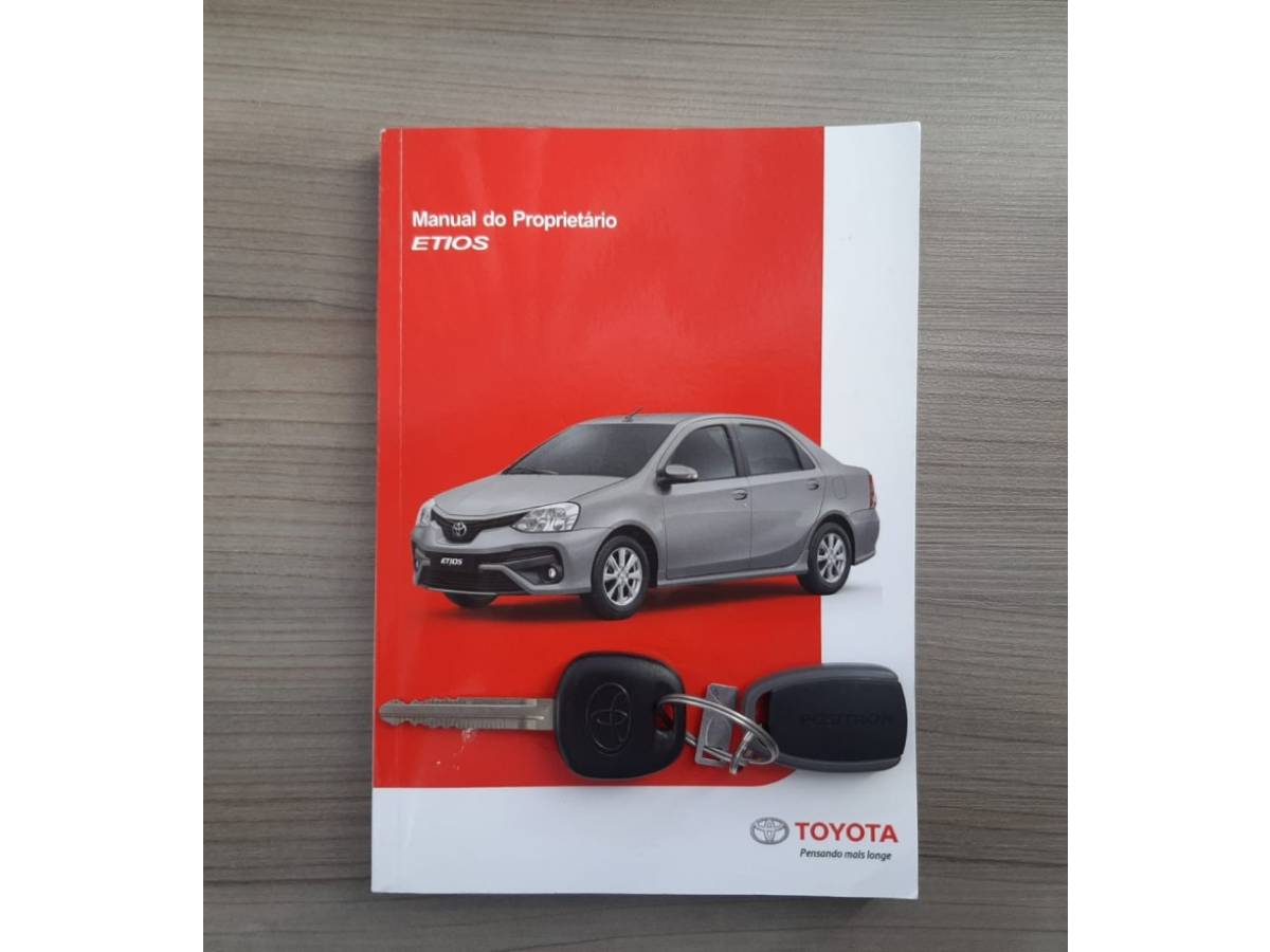TOYOTA - ETIOS - 2018/2019 - Cinza - R$ 64.900,00