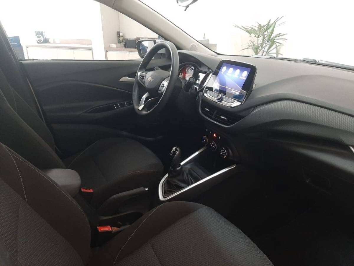 CHEVROLET - ONIX - 2023/2023 - Prata - R$ 82.900,00