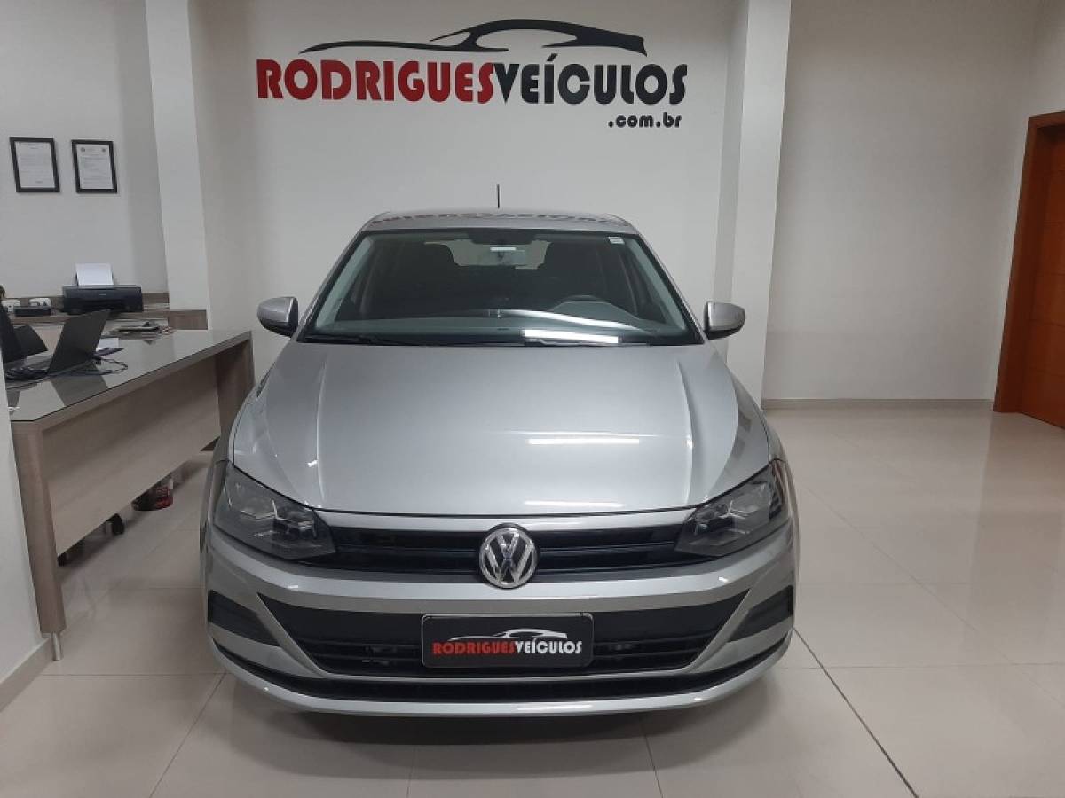 VOLKSWAGEN - POLO - 2018/2019 - Prata - R$ 67.900,00